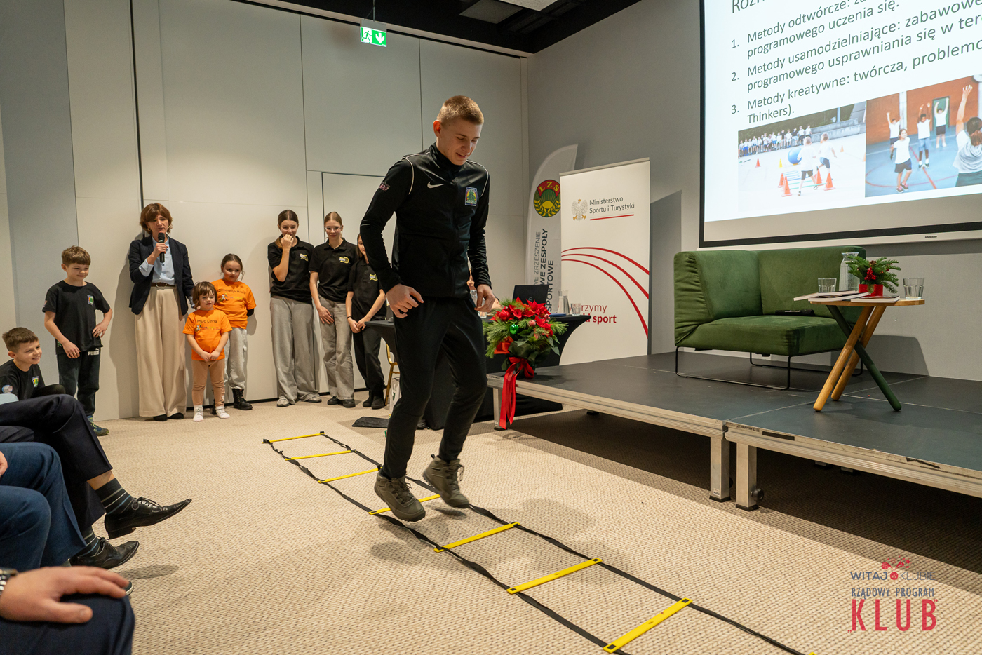 20251215190936-small